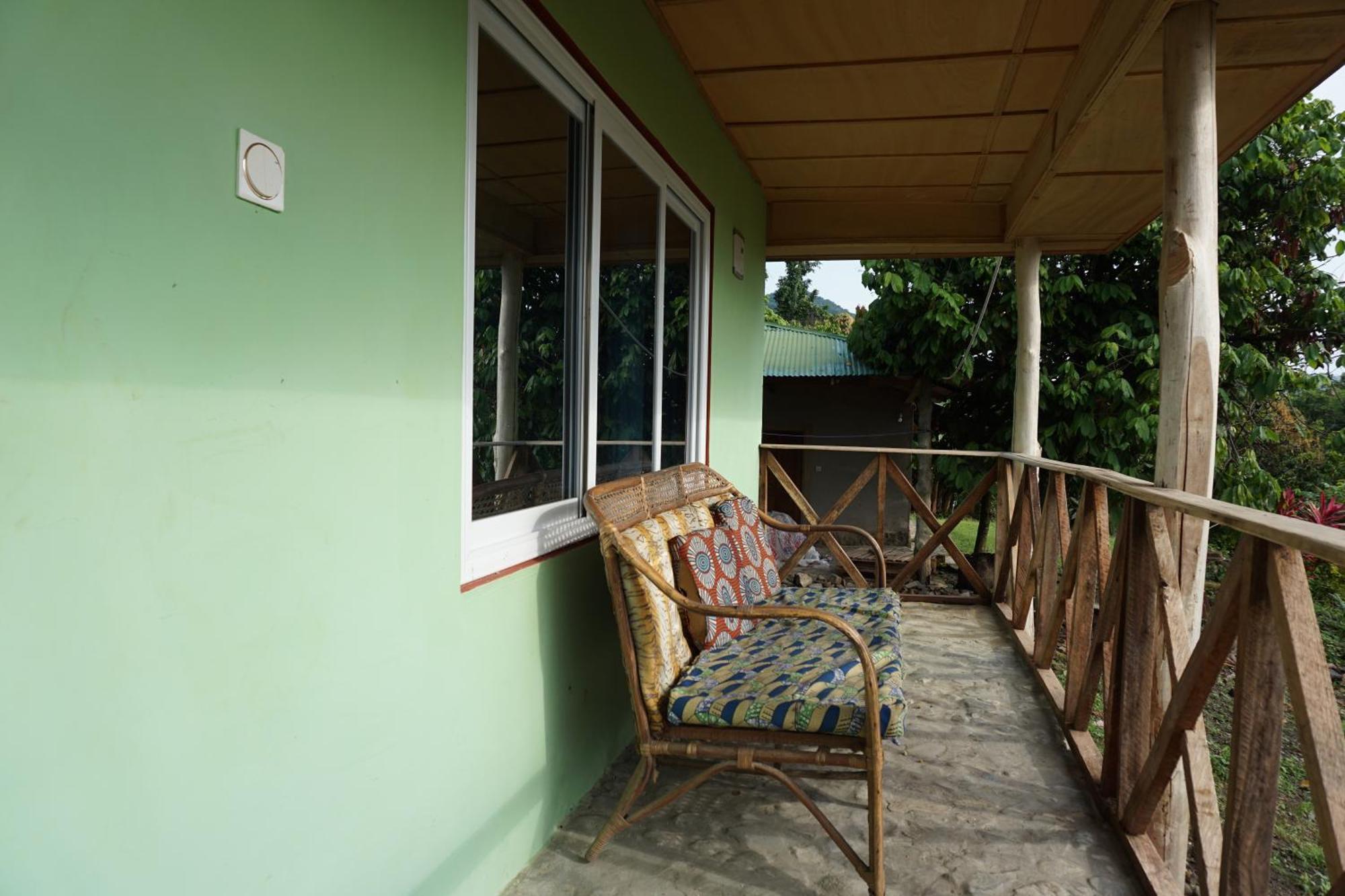 Cocoa Village Guesthouse Obo  ภายนอก รูปภาพ